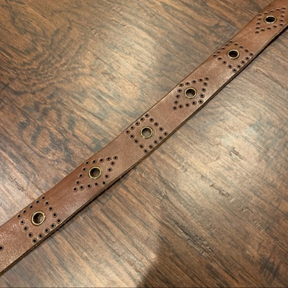 Brown Leather Belt with Brass Hardware Size Medium - Picture 10 of 14